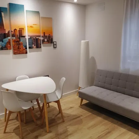 Apartamento Ayuntamiento, Casco Viejo, Reformado, Completo *