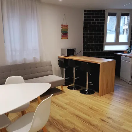Apartamento Ayuntamiento, Casco Viejo, Reformado, Completo *